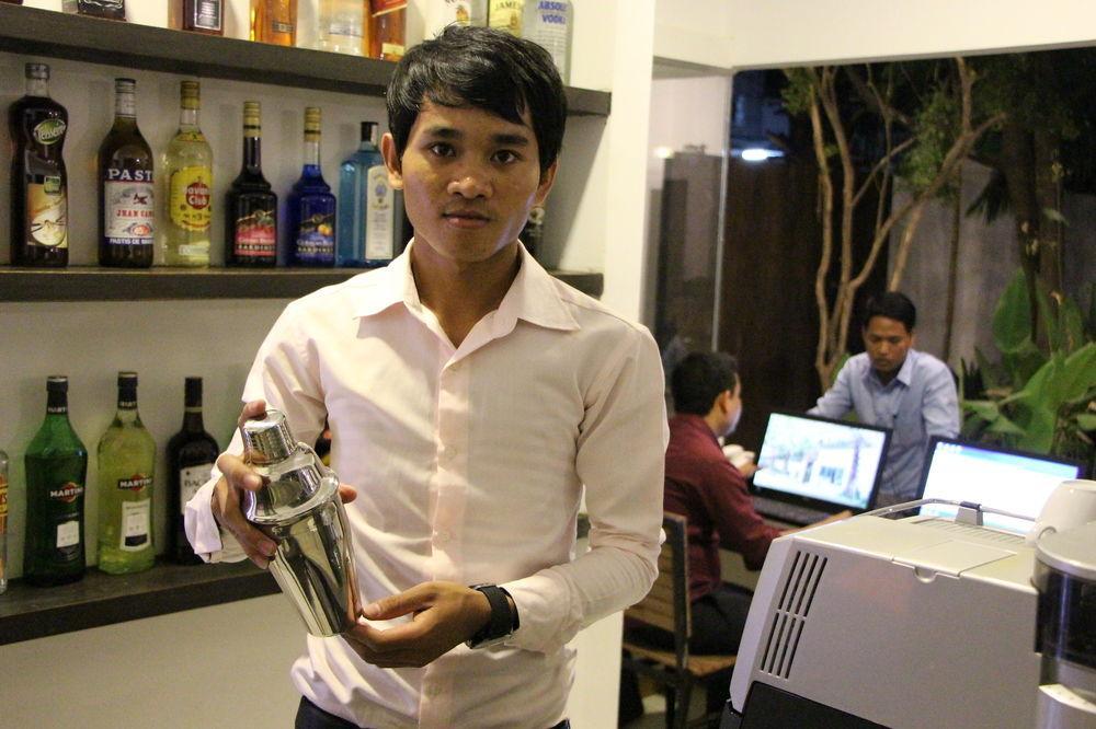 Palm Tree Boutique Hotel Phnom Penh Exteriör bild