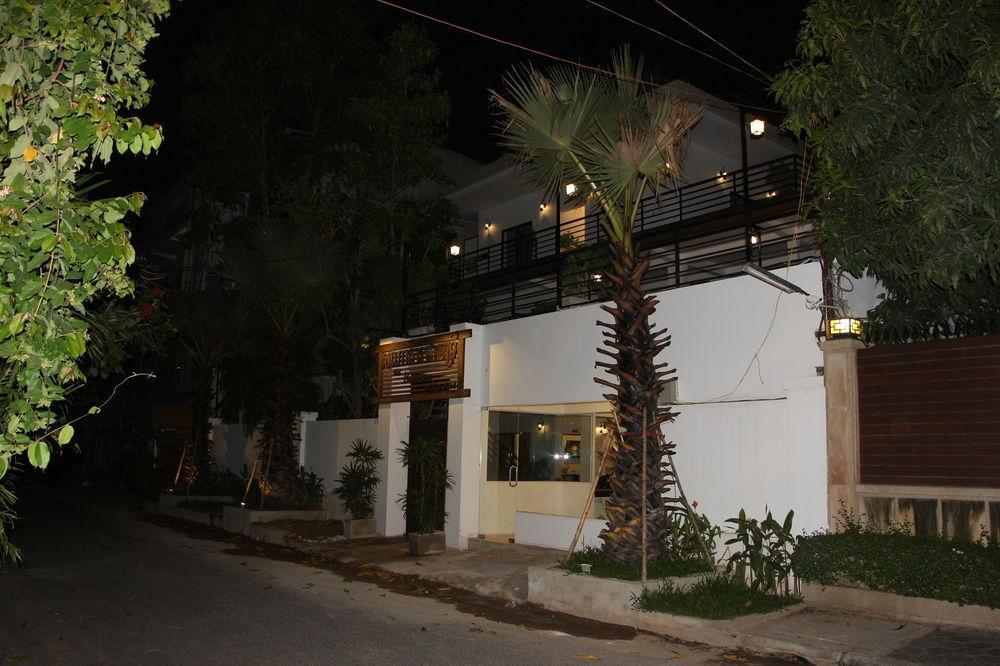 Palm Tree Boutique Hotel Phnom Penh Exteriör bild