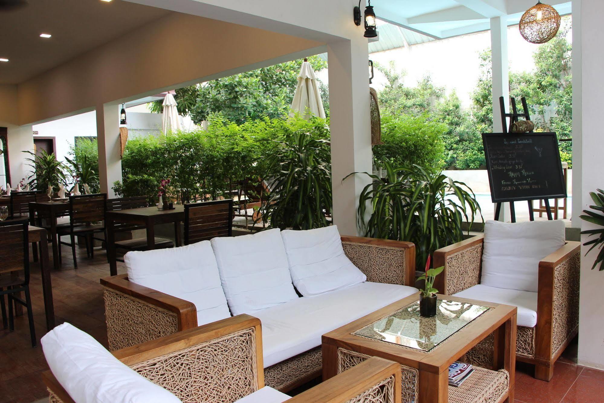 Palm Tree Boutique Hotel Phnom Penh Exteriör bild