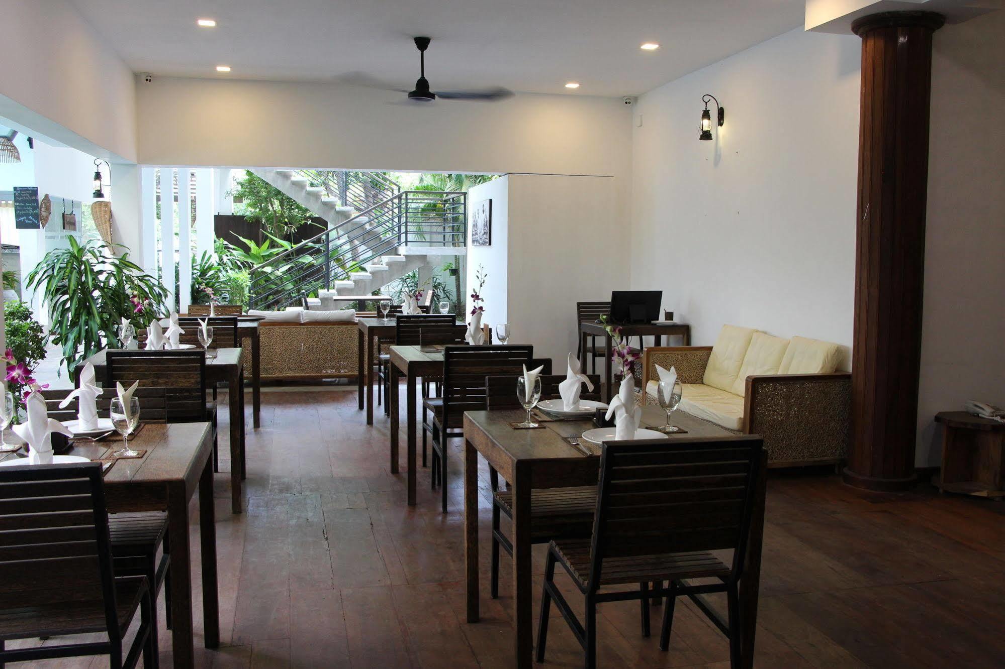 Palm Tree Boutique Hotel Phnom Penh Exteriör bild