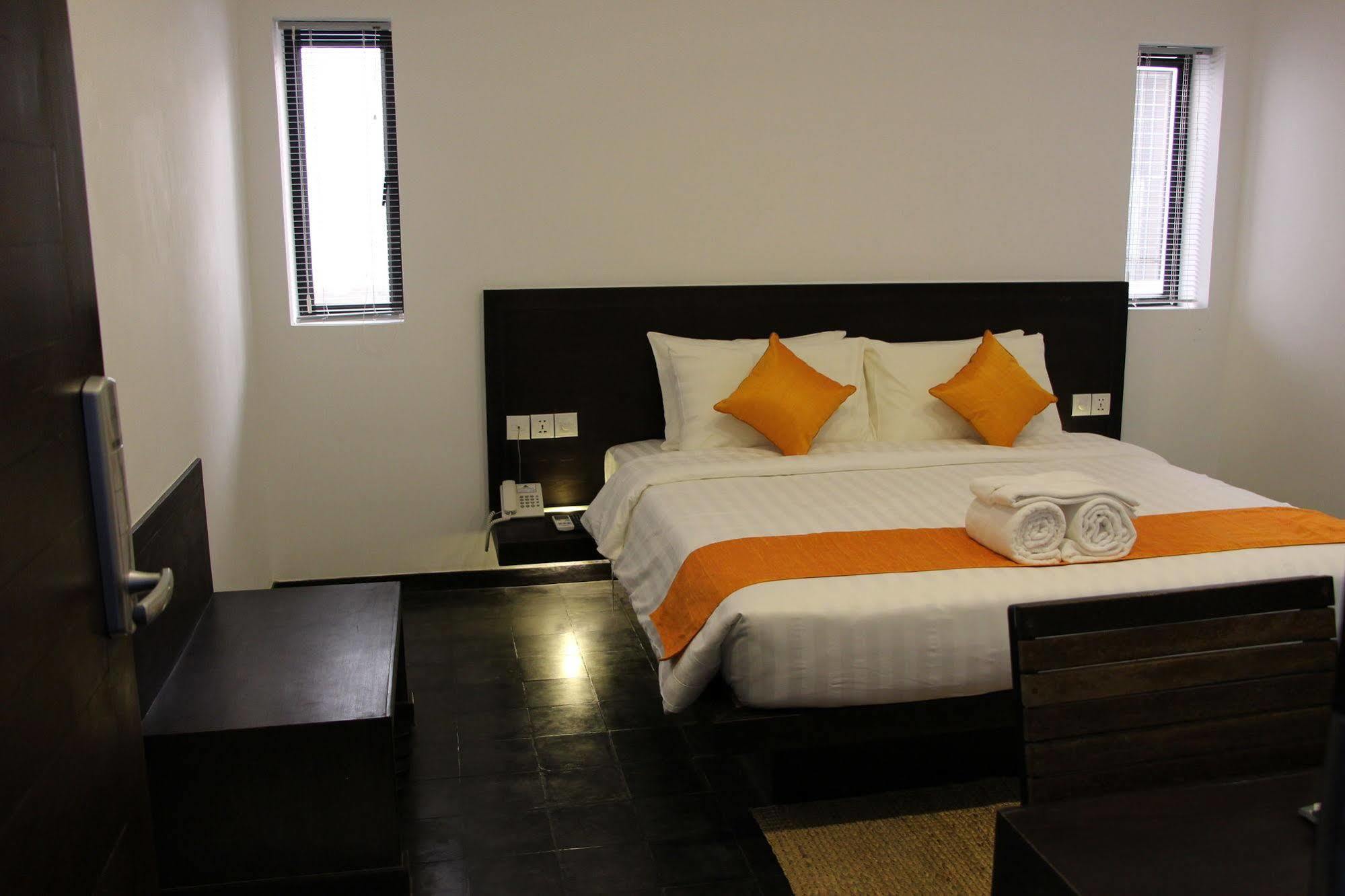 Palm Tree Boutique Hotel Phnom Penh Exteriör bild