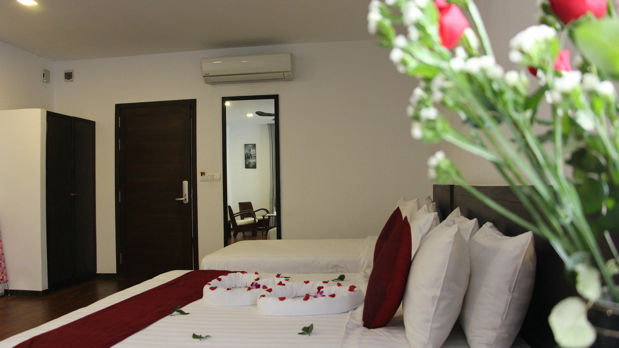 Palm Tree Boutique Hotel Phnom Penh Exteriör bild